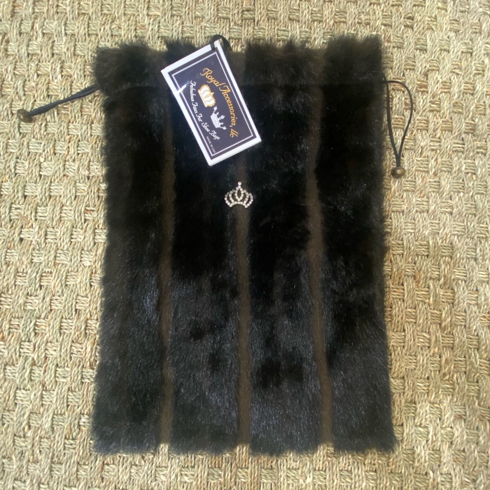 Royal Accessories Faux Mink Shoe bag NWT - Picture 2 of 6